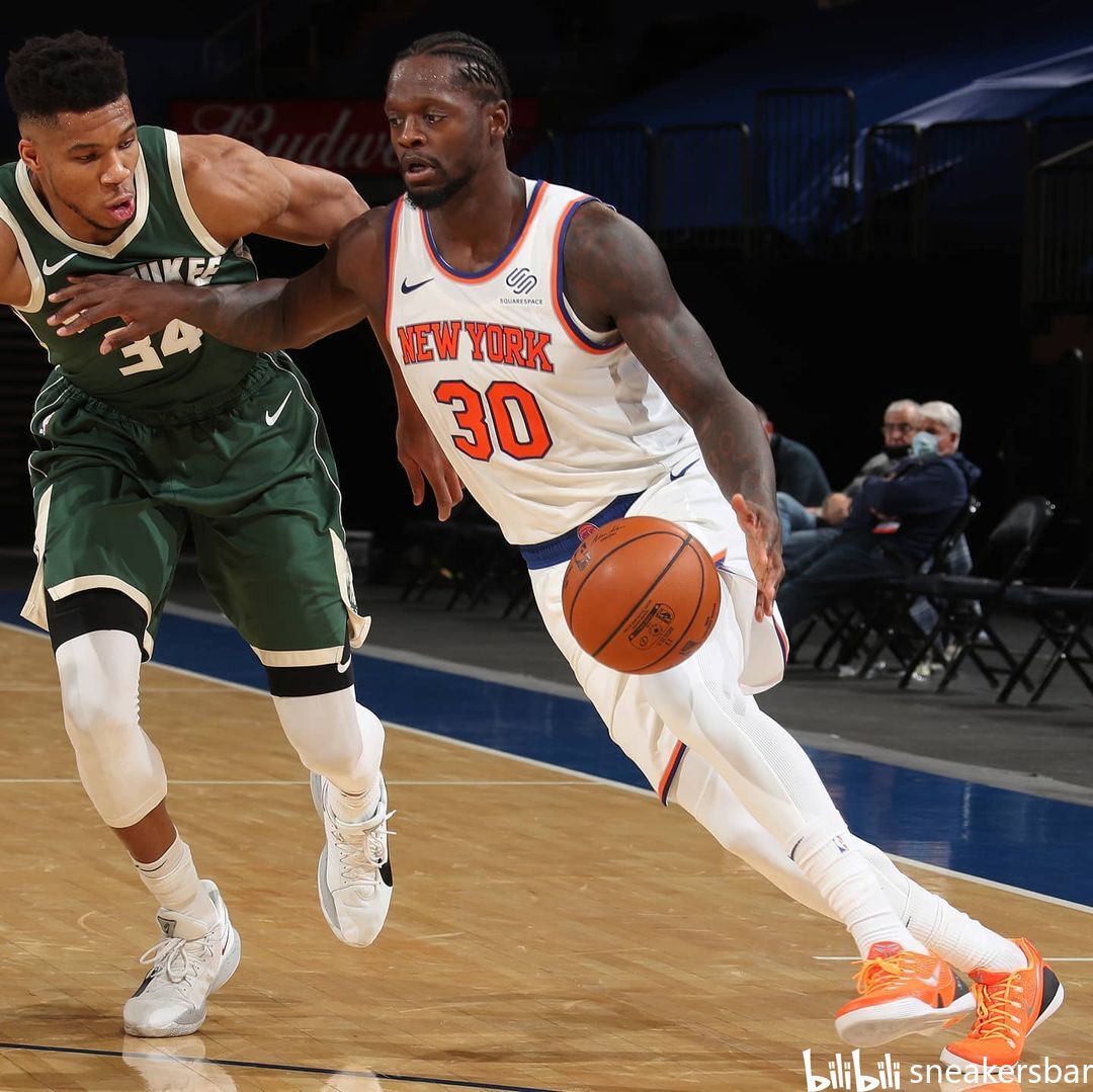 己面对困难 己面对困难