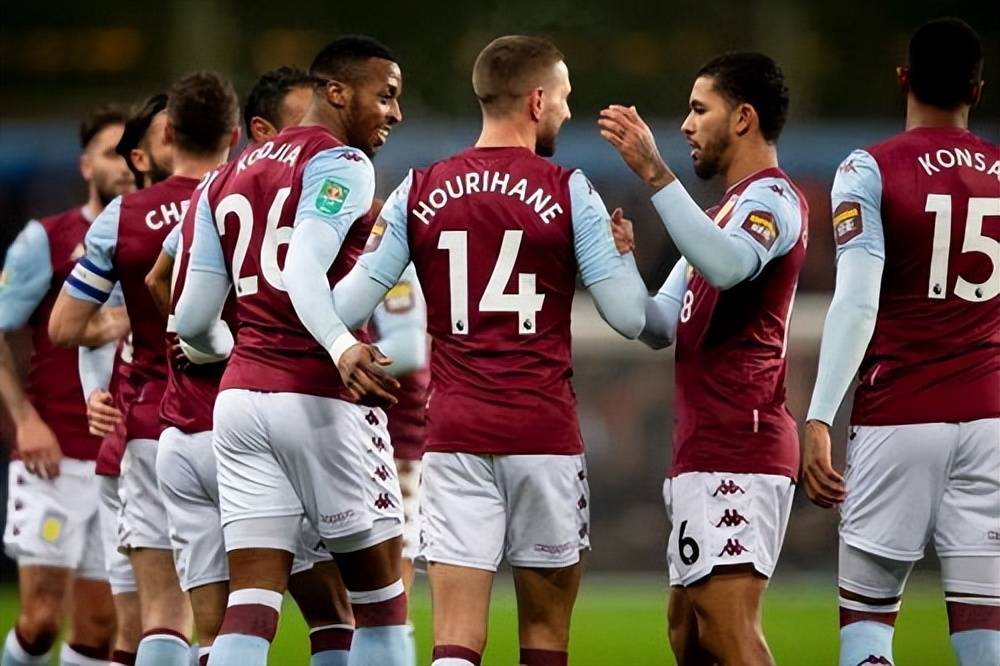 用短传直切 用短传直切